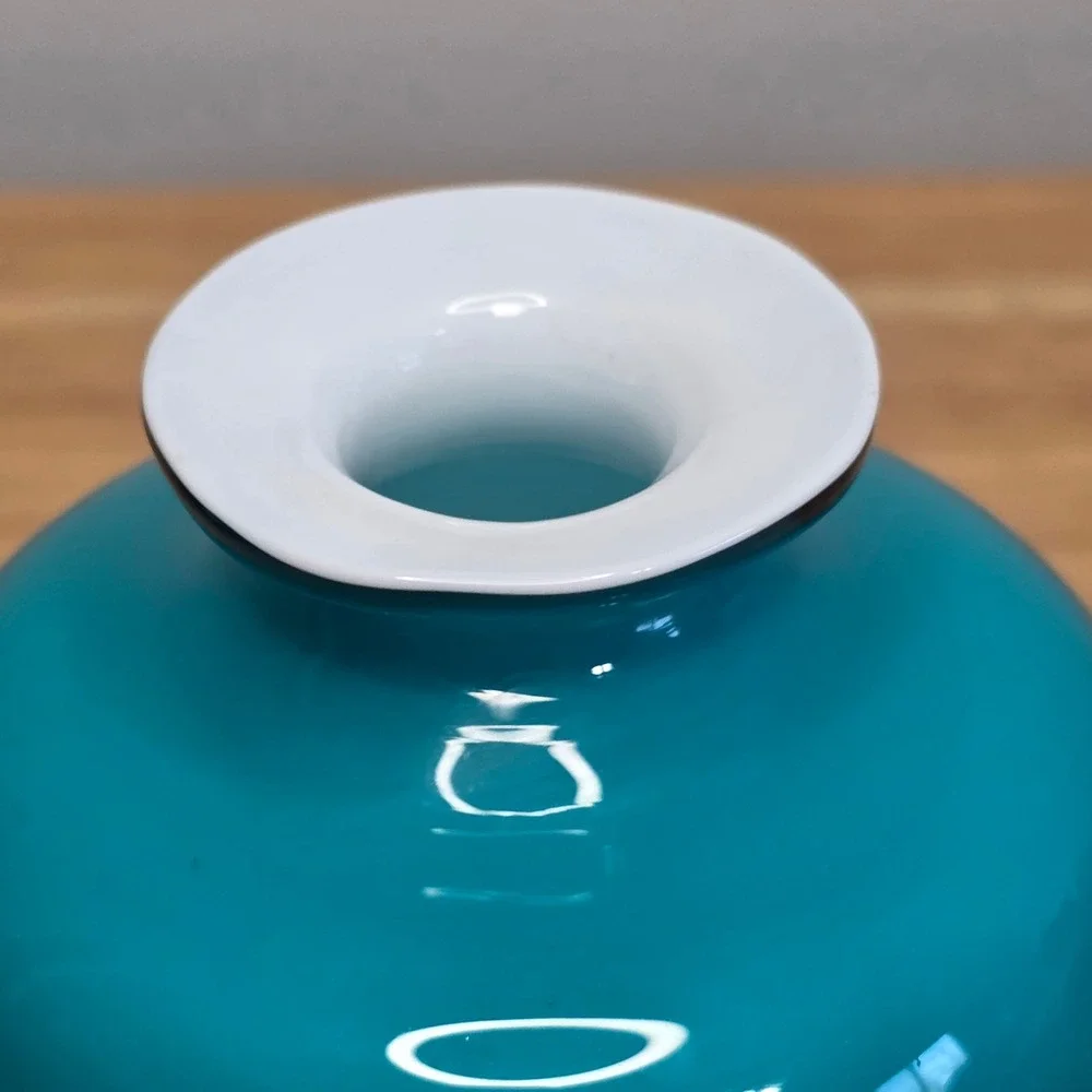Vintage Pilgrim Art Glass‎ Aqua on White Cased Bulb Vase